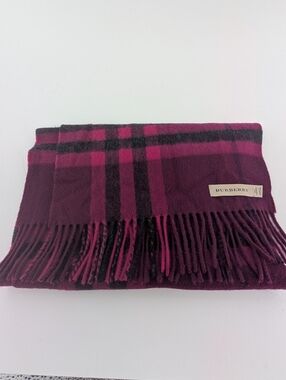 Burberry Classic Check Wool Scarf in Burgundy